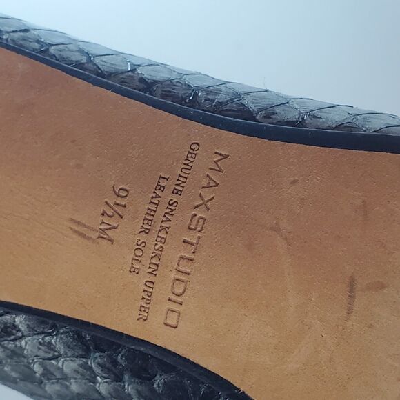 Max Studio Women Mary Jane Pump Size 9.5 Snakeskin Gray Silver Retro Strap Heels - Picture 8 of 9